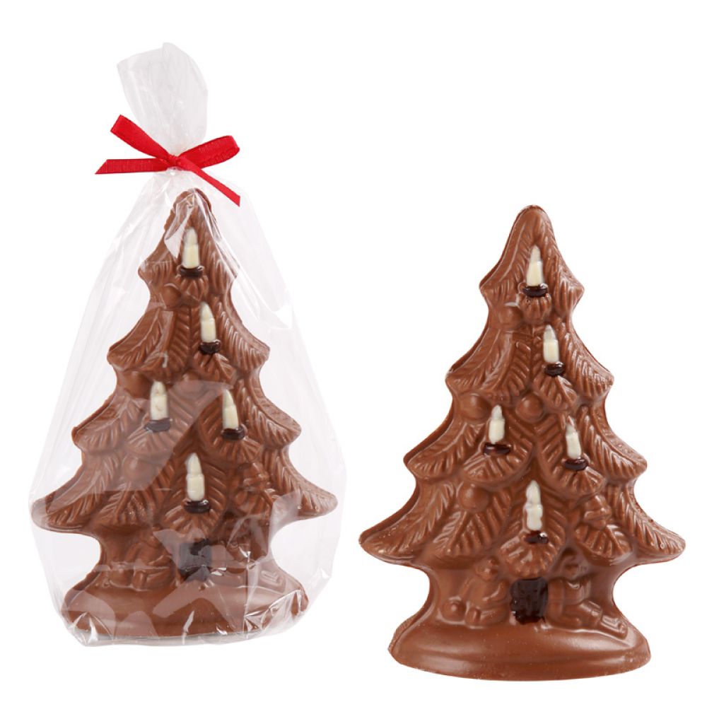 Ein aus Schokolade geformter Tannenbaum mit Kerzen