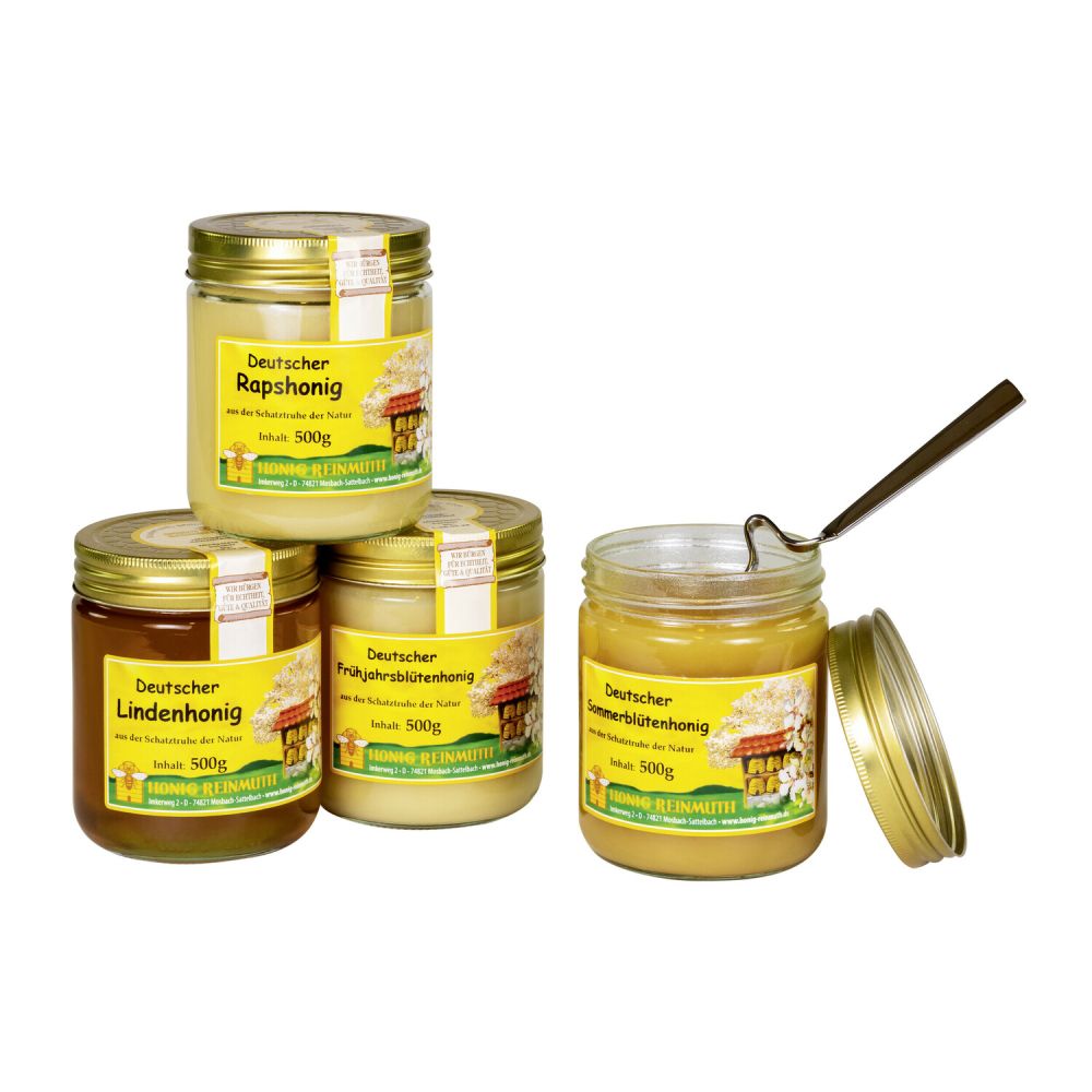 4 Gläser Honig mit Etikett, ein Glas mit eingehängtem Edelstahl-Honiglöffel